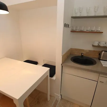 Lauriston Apartmán *